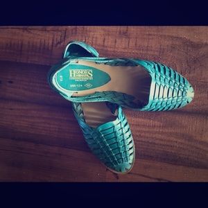 Free people Green leather sandals Honor brand